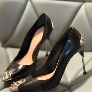 Alexander McQueen Black Heels with Silver Spikes